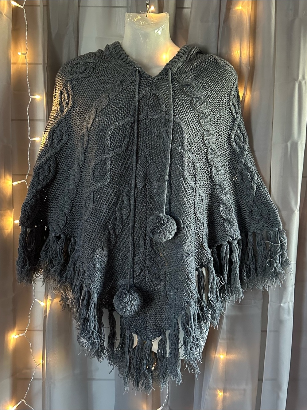 Dots Y2K gray cable knit hooded poncho with pom-poms Sz OS